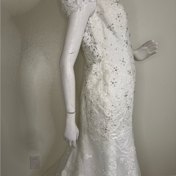 Loyeloy Women's Wedding Dresses V Neck Slit Lace. - Picture 6 of 15